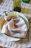 Serviette de table brodée vichy - Macaron