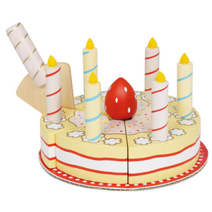 Gâteau d’anniversaire à trancher et bougies